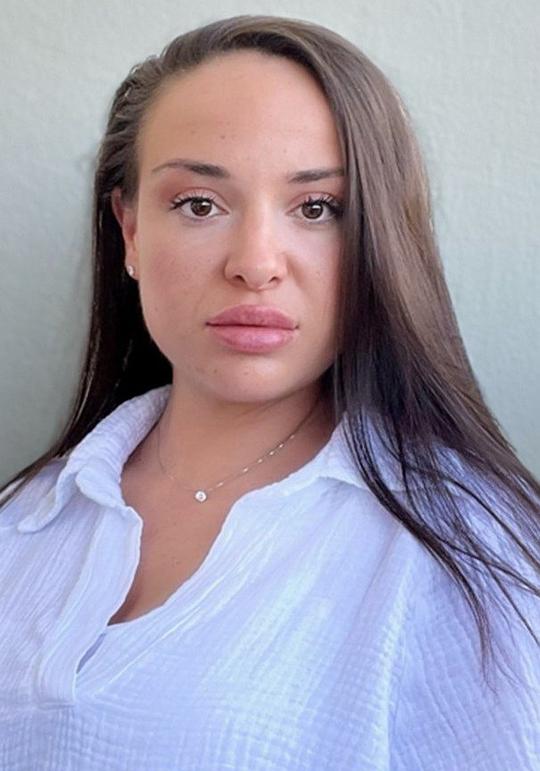 伊娃·霍尔特 Eva Huault