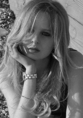 索菲-安娜·布拉夫 Sophie-Anna Brough