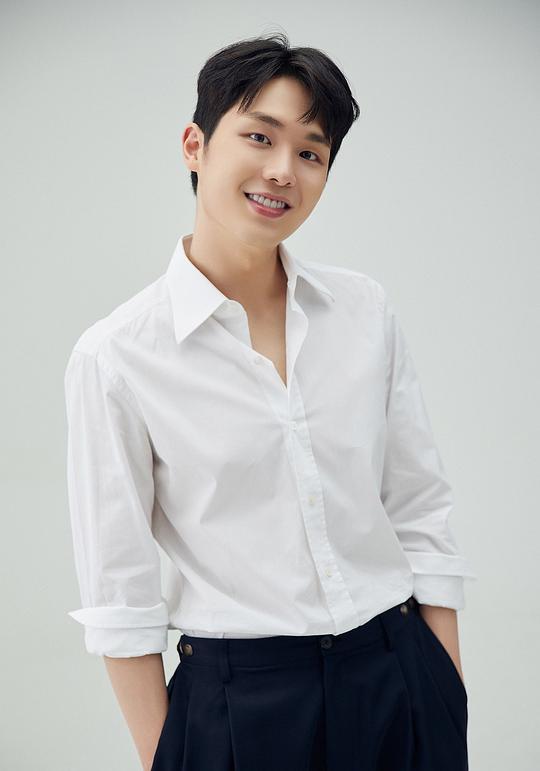 裴铉俊  HYEON JUN BAE