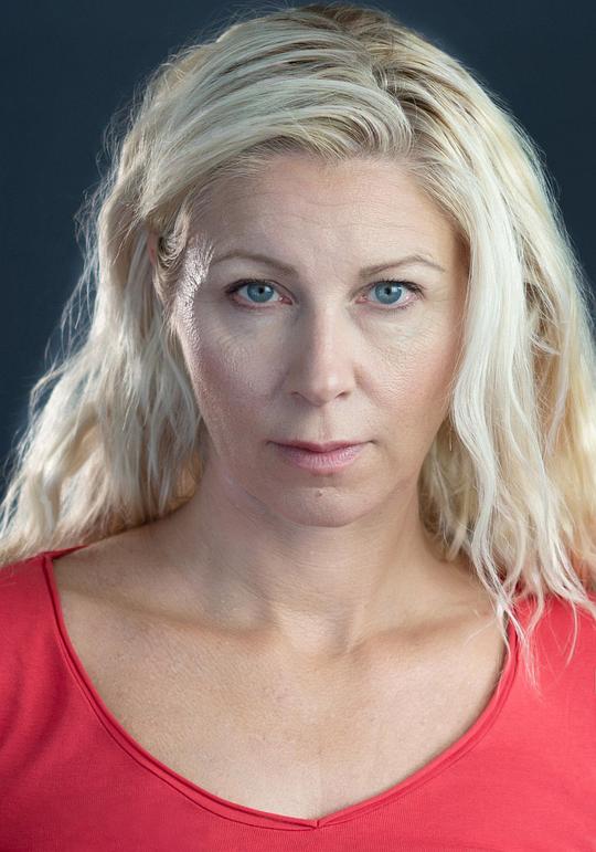 黛西·科斯米德 Daisy Kosmider