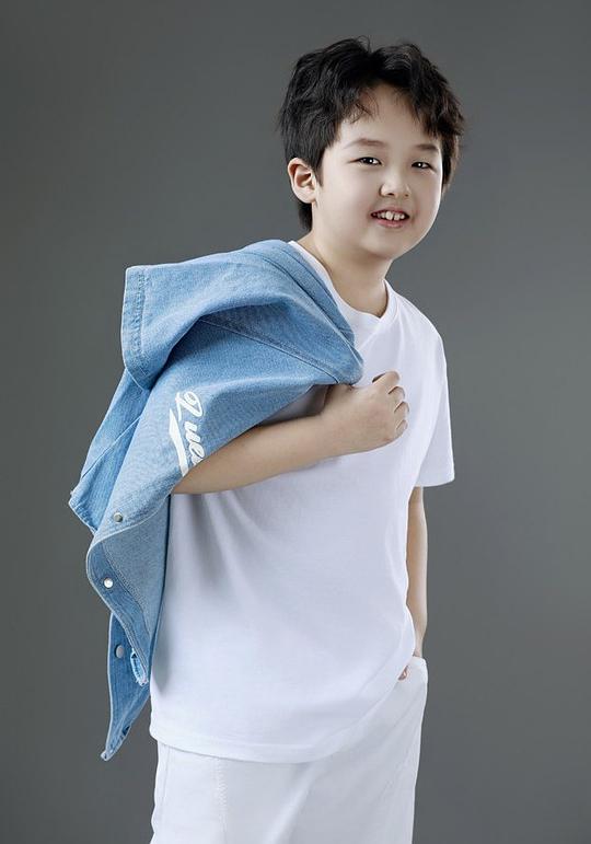 秦靖琪 Jingqi Qin
