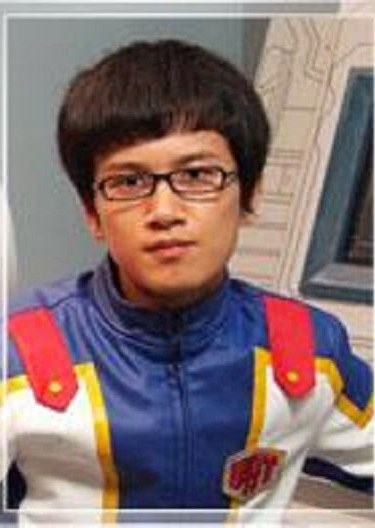 孔令伟 Lingwei Kong