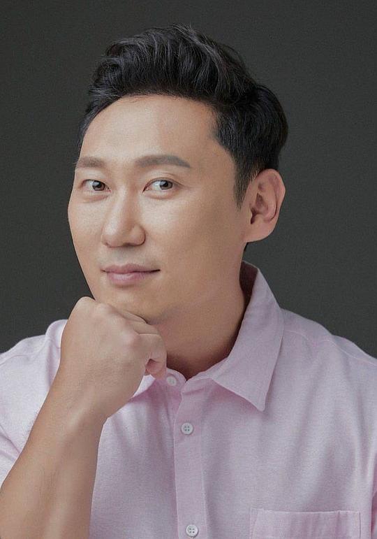 李胜润 Lee Seung Yoon