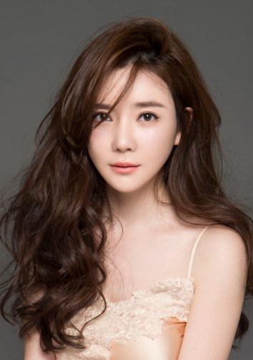 王沁宜 Qinyi Wang