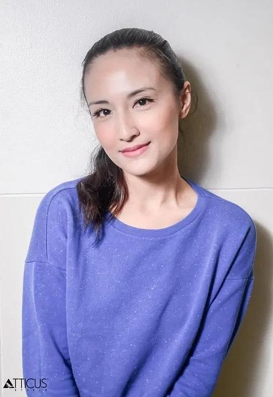 拉里萨·本迪亚 Larissa Buendia