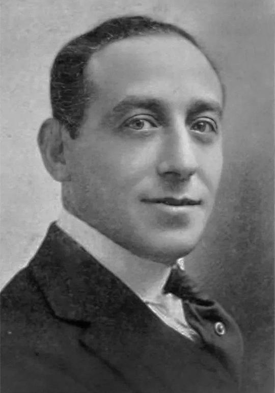 费利克斯 E. 费斯特 Felix E. Feist