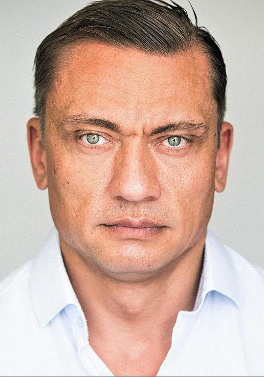 阿列克斯·巴塔热努 Alex Batareanu