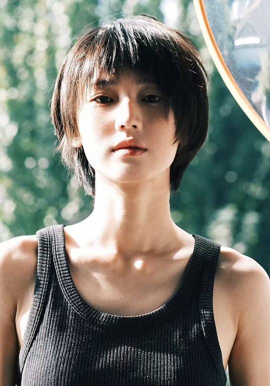 侯佳音 Jiayin Hou