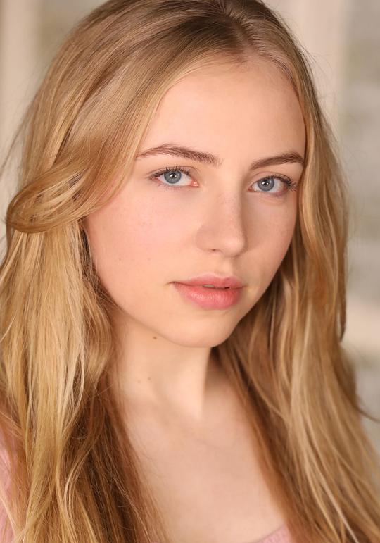艾玛·布罗兹 Emma Broz
