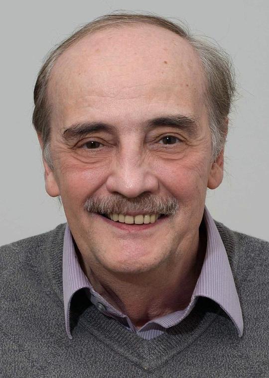 罗伯特·阿尔瓦雷斯 Robert Alvarez