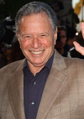 梅斯·纽菲尔德 Mace Neufeld