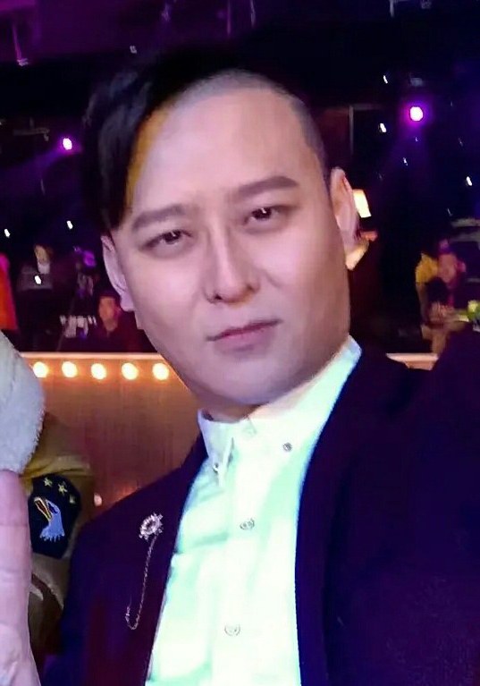 萧鸿鹏 Hongpeng Xiao