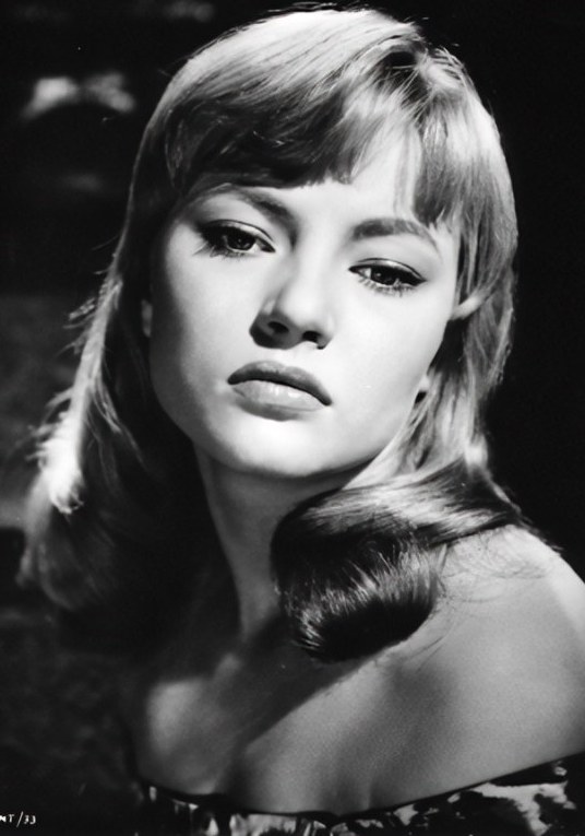 卡琳·芭尔 Karin Baal