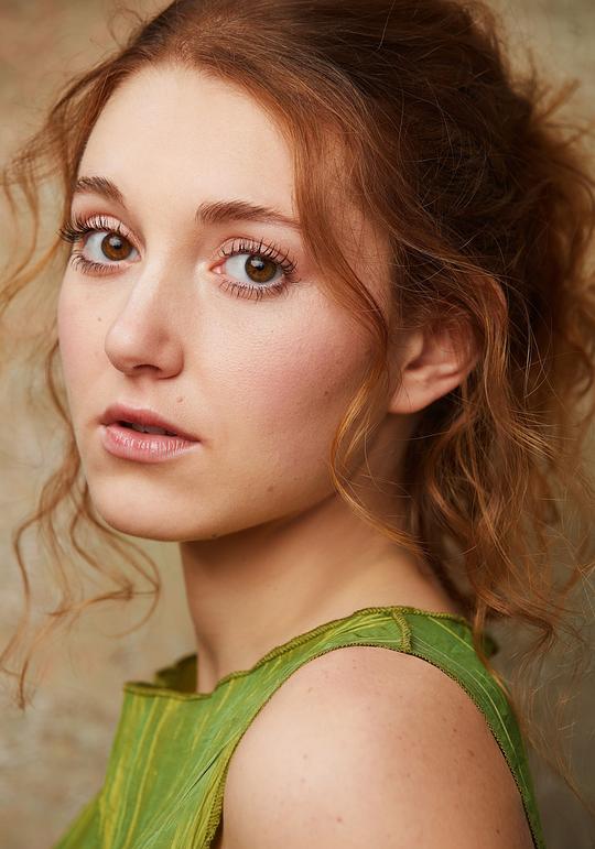 萨拉·索耶 Sarah Sawyer