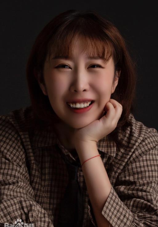 李雪儿 Xueer Li