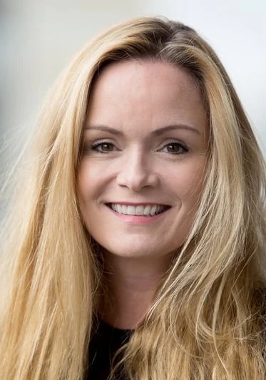 塞尔玛·比约恩斯多蒂尔 Selma Björnsdóttir