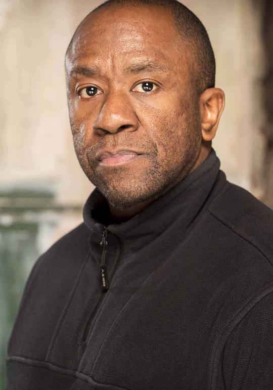 卢西安·姆瑟马蒂 Lucian Msamati