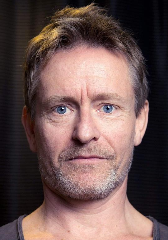 亨里克·梅斯塔 Henrik Mestad