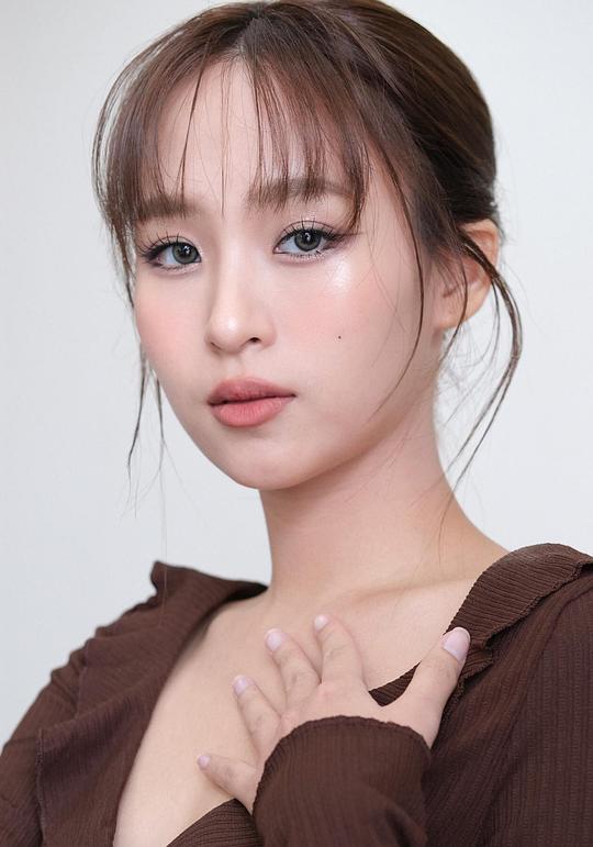 娜拉·帖努啪 Nara Thepnupha