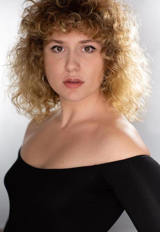 Naomi Petit Naomi Petit
