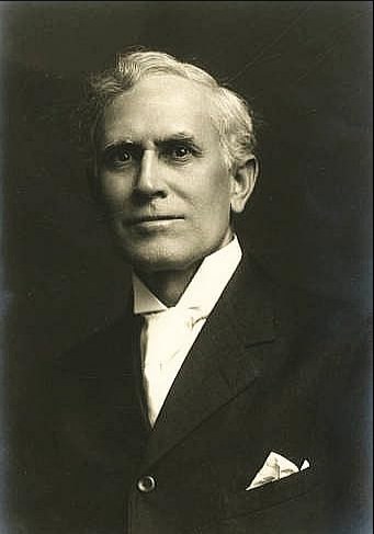 阿尔贝·塔瓦尼耶 Albert Tavernier