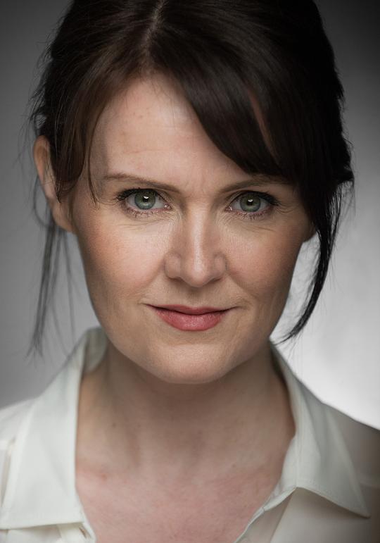 玛丽安娜·麦克沃尔 Marianne McIvor