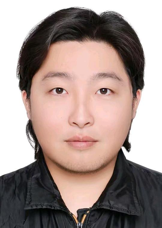 万润泽 Runze Wan