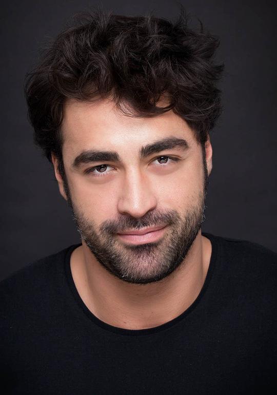 萨尔普·莱文多格鲁 Sarp Levendoglu