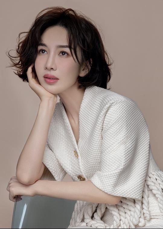 徐菁遥 Jingyao Xu