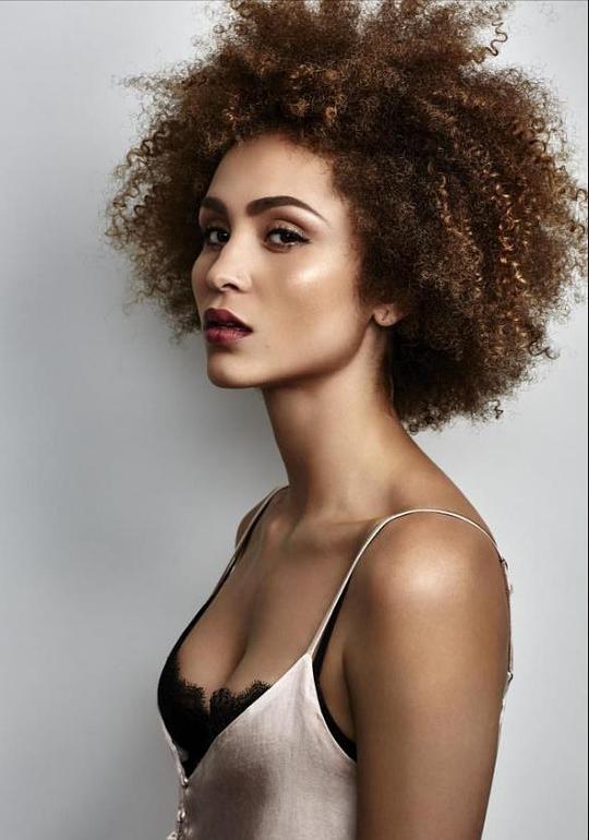 科丽安·罗伯茨 Cory Anne Roberts