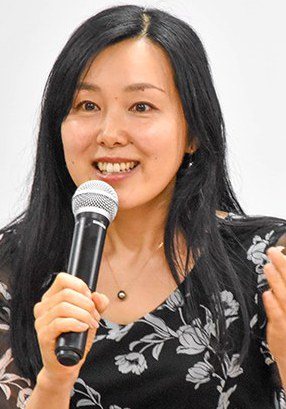 新井里美 Satomi Arai