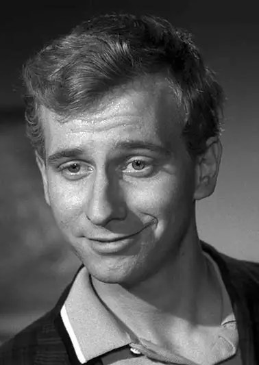 拉塞尔·霍顿 Russell Horton