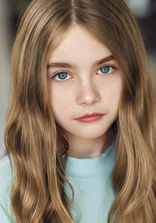 安娜贝尔·霍洛威 Anabelle Holloway