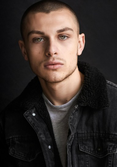 M·J·可可利斯 M.J. Kokolis