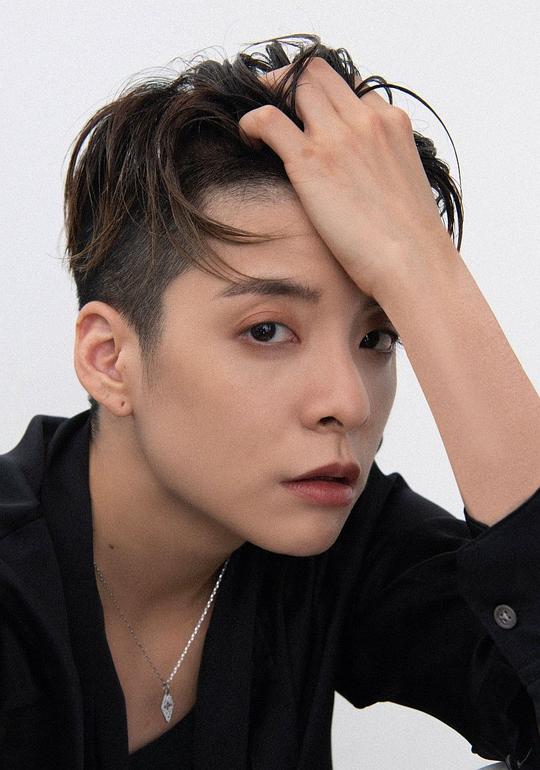 刘逸云 Amber Josephine Liu