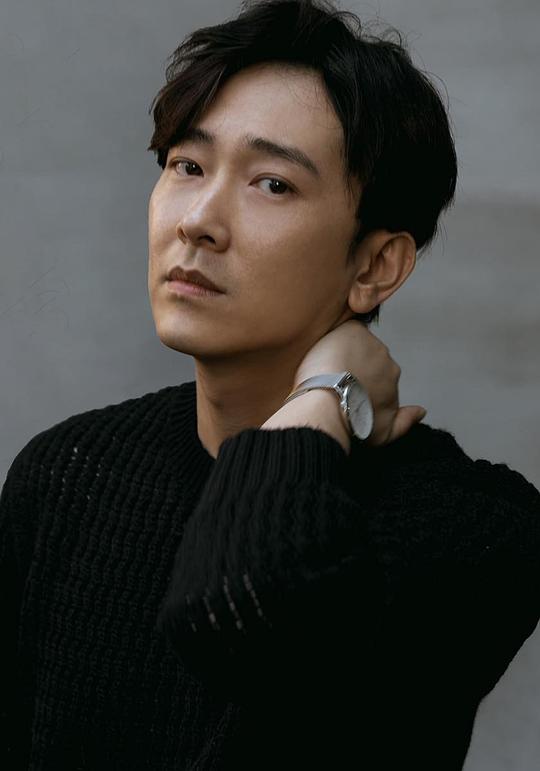 施名帅 Ming-Shuai Shih