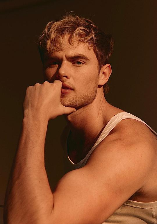 加勒特·瓦瑞宁 Garrett Wareing