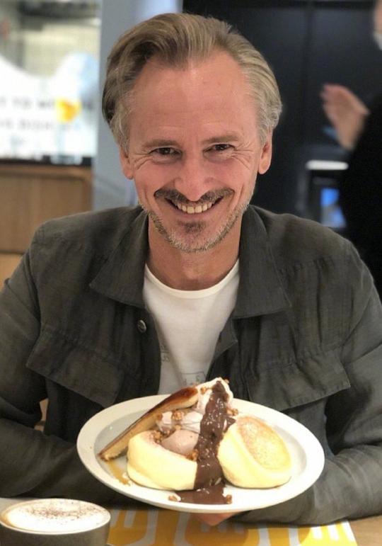 河国荣 Gregory Charles Rivers