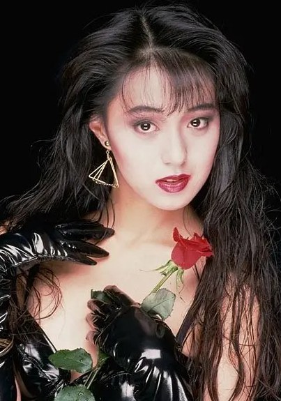 白石瞳 Hitomi Shiraishi