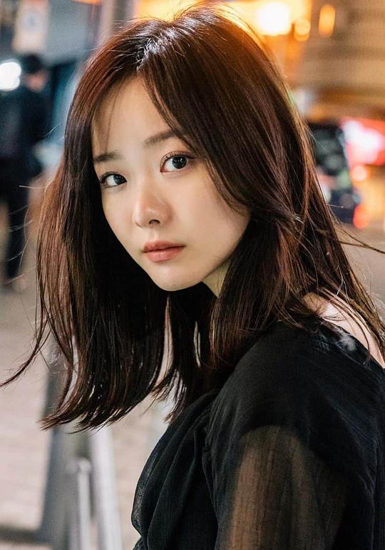 叶月瞳 Hazuki Hitomi