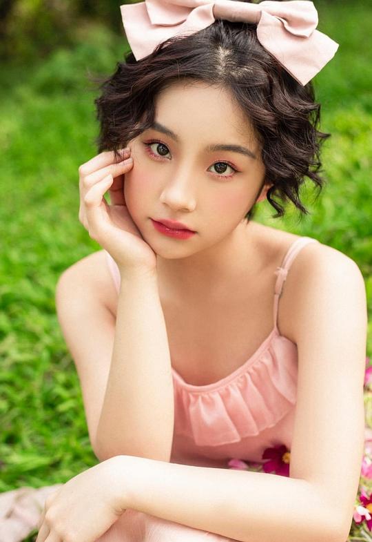 梁秋河 Thu Hà Ceri