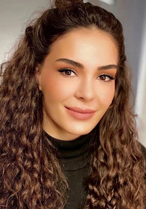 埃布鲁·沙欣 Ebru Sahin