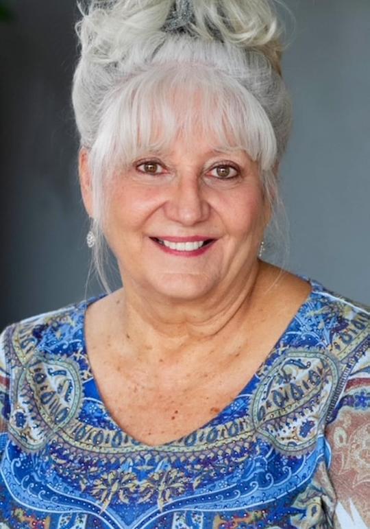 苏安妮·斯波克 Suanne Spoke