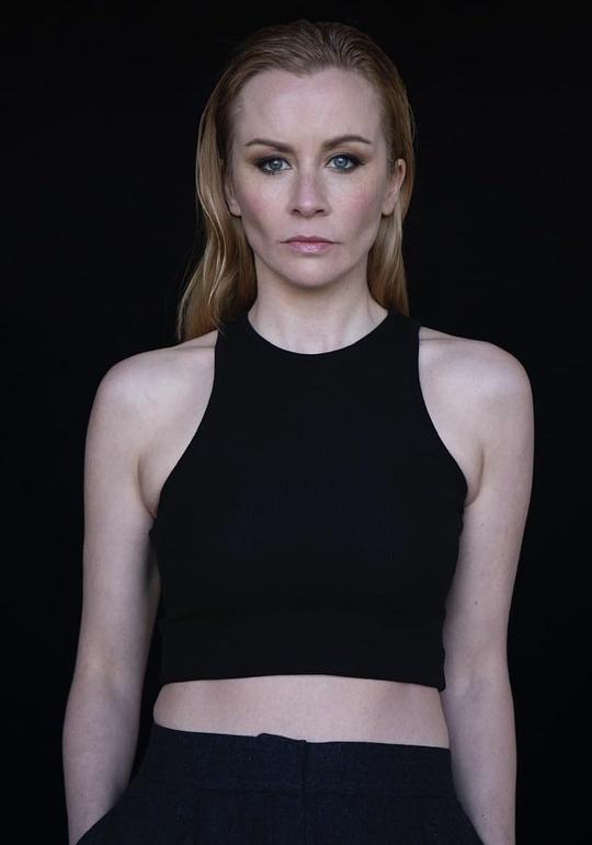 伊娃-简·威利斯 Eva-Jane Willis
