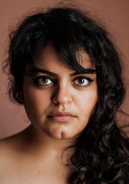 萨拉·法兹拉特 Sara Fazilat