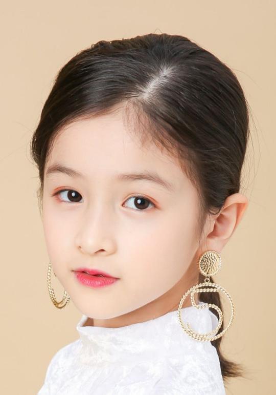徐婧荧 Jingying Xu