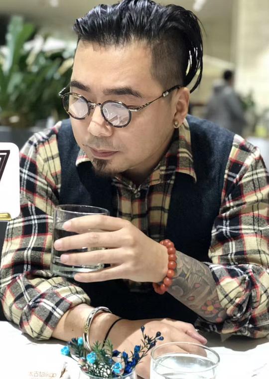 戴晗 Han Dai