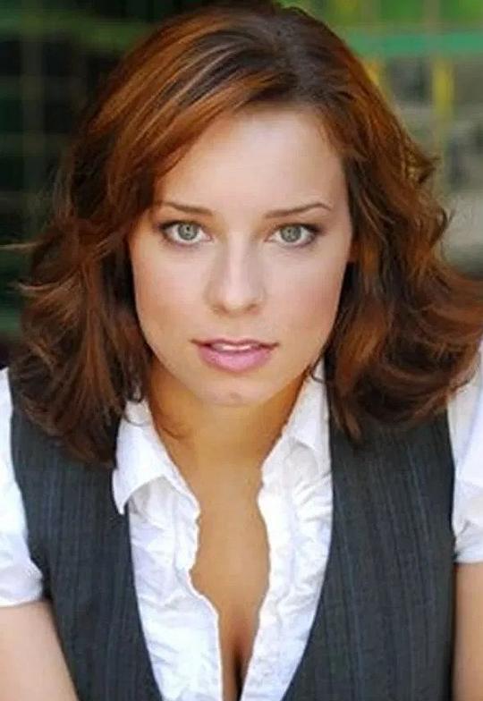 克里斯塔·妮可·威尔斯 Christa Nicole Wells