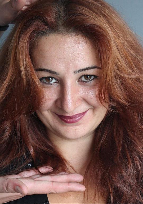 泽内普·康孔德 Zeynep Kankonde