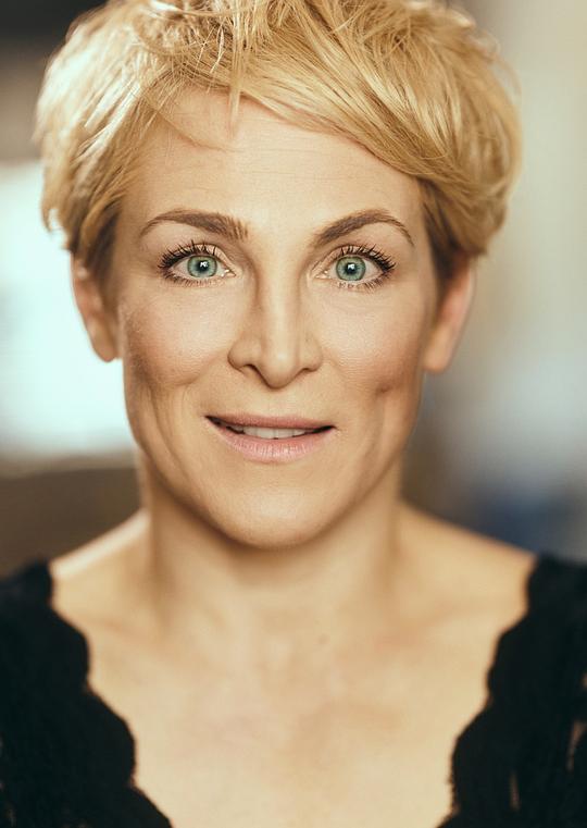 贝蒂娜·肯尼 Bettina Kenney